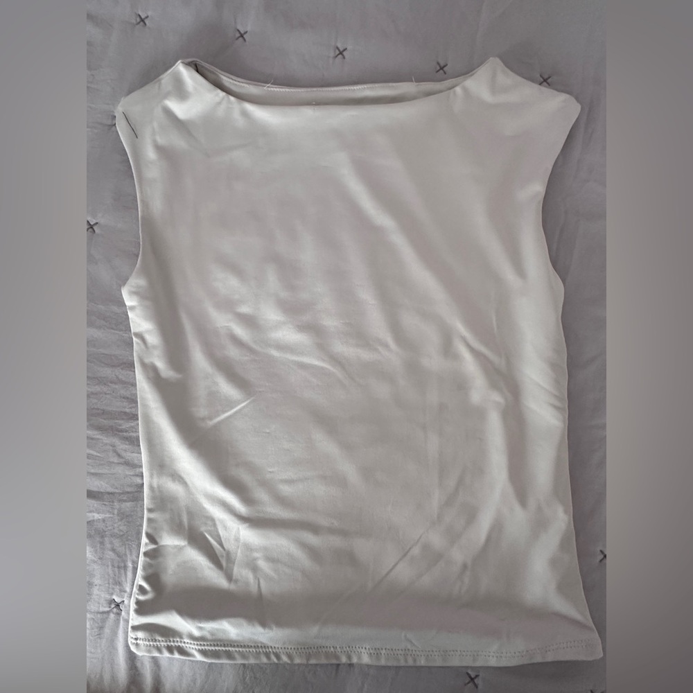 Chic White Sleeveless Tank Top